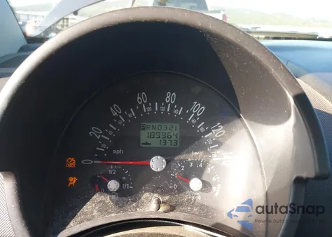 2002 Volkswagen New Beetle Gls из США, поврежденный, VIN 3VWCB21C62M450518